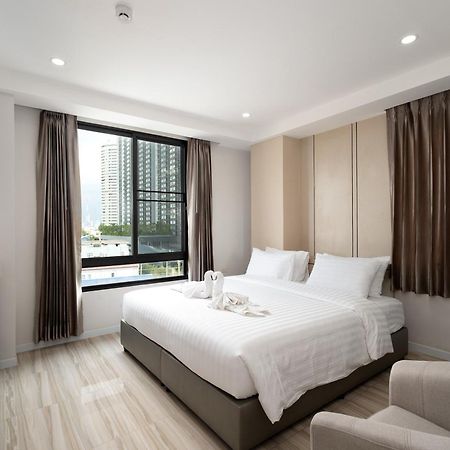 The Riski Hotel At Bangphlat Station Sha Bangkok Buitenkant foto