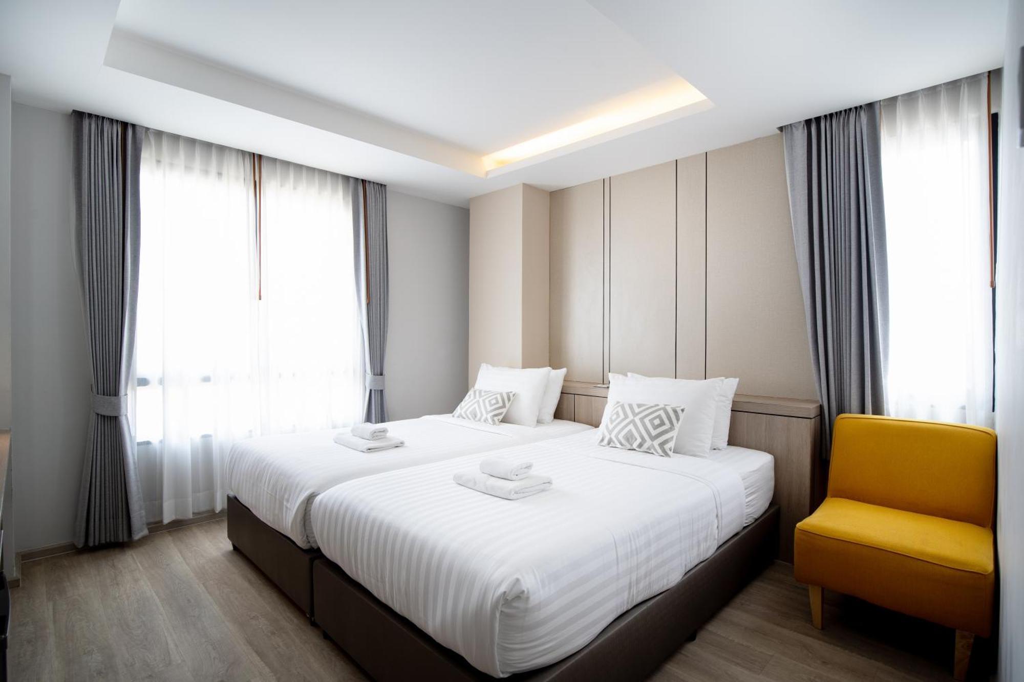 The Riski Hotel At Bangphlat Station Sha Bangkok Buitenkant foto