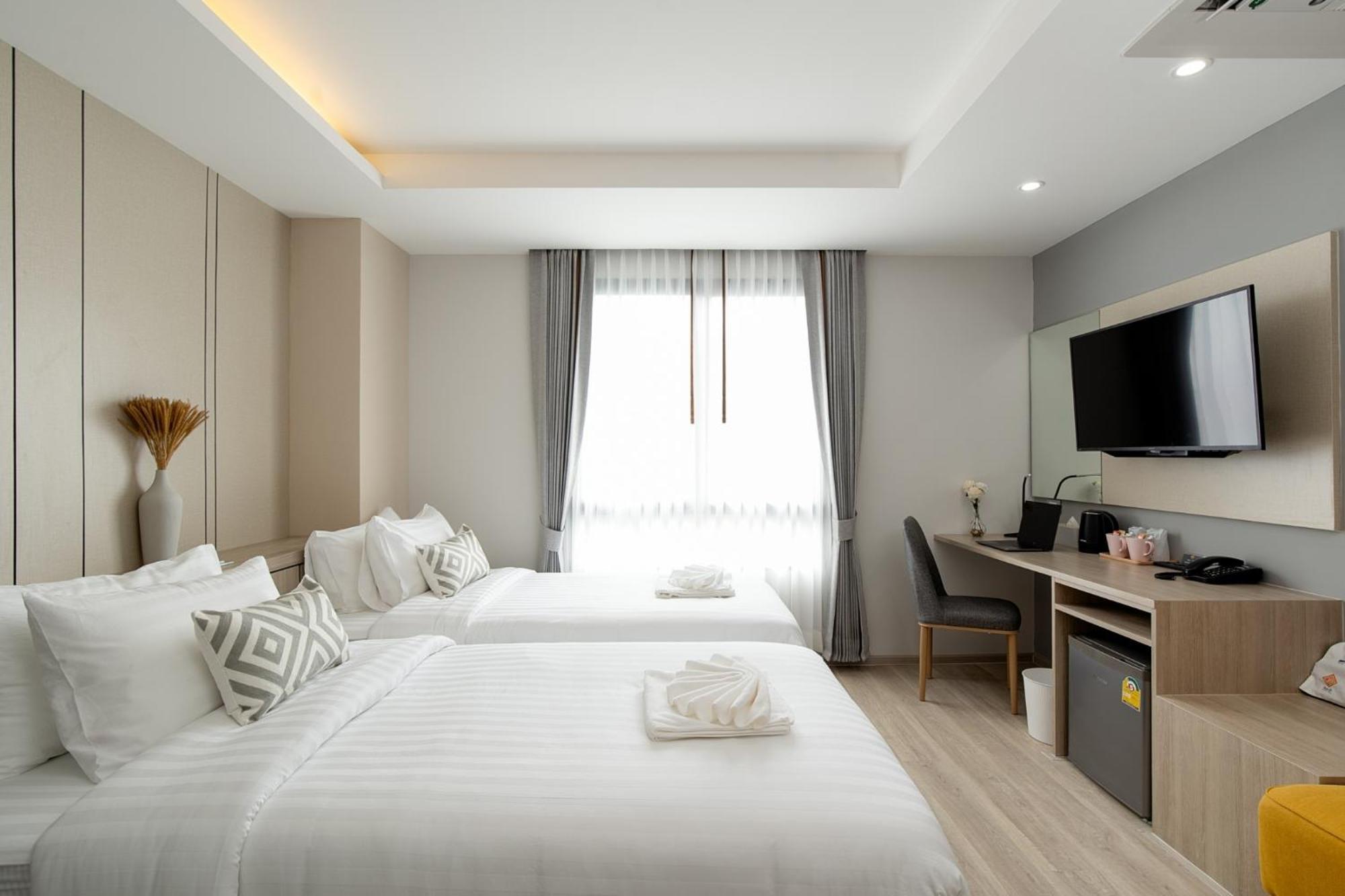 The Riski Hotel At Bangphlat Station Sha Bangkok Buitenkant foto