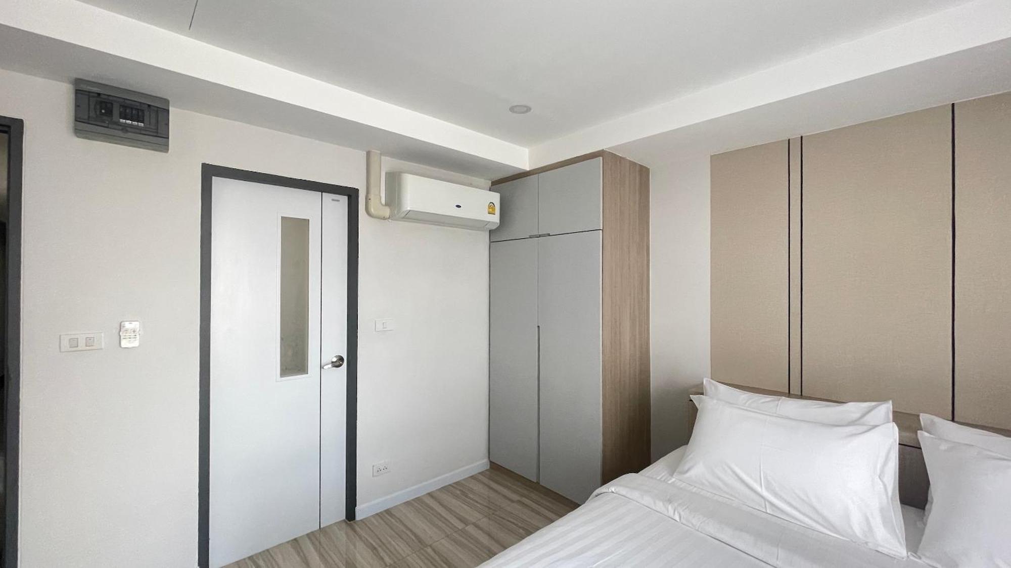 The Riski Hotel At Bangphlat Station Sha Bangkok Kamer foto
