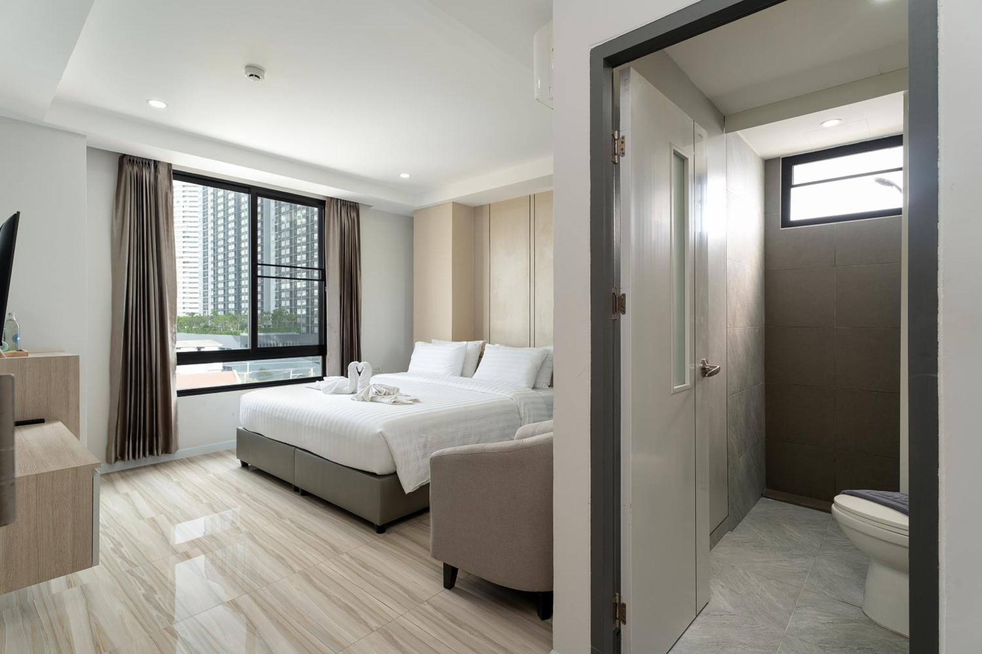 The Riski Hotel At Bangphlat Station Sha Bangkok Buitenkant foto